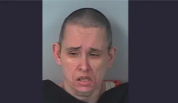 Mujer de Florida tenía en casa miles de cuchillos, espadas y partes falsas de cuerpos