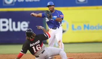 Tigres vienen de atrás y le ganan 5-4 a los Leones; Estrellas "matan" a palos a las Aguilas