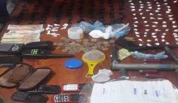 DNCD apresa tres hombres distribuían drogas en SFM