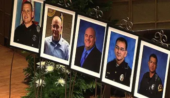 Obama asiste al memorial en honor a los policías asesinados en Dallas