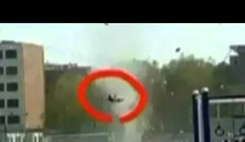 Torbellino levanta niño a 3 metros de altura (VIDEO IMPRESIONANTE)