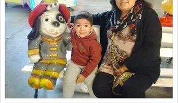 Los últimos recuerdos de su hijo de 3 años están en un celular perdido. Ayúdanos a encontrarlo