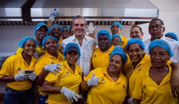 Presidente Luis Abinader inaugura comedor económico en Hato Mayor con capacidad para 10 mil raciones diarias