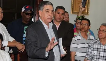 Alcalde de SFM dice es ilegal su suspensión