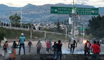 Honduras decreta toque de queda; Nasralla lo califica de "golpe de Estado"
