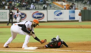Leones vencen a Toros y empatan en el segundo lugar