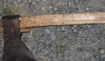 Policía mata a mujer que amenazaba con hacha en Wal-Mart