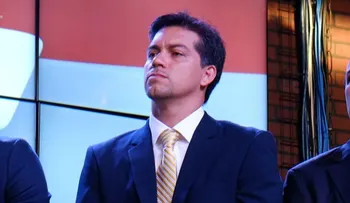 Acusan a exfuncionario de Puerto Rico por un esquema de fraude de 10 millones de dólares
