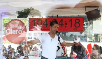 Internan a Carlos Silver en la clínica Cruz Jiminian, luego de romper el record