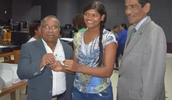  SENASA entrega carnés a cientos de estudiantes de la UASD en Barahona 