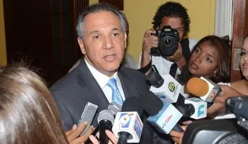Peralta: El Gobierno ha hecho demasiado para regular a los haitianos