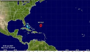 Tormenta Nicole recobra fuerza y puede convertirse hoy en huracán de nuevo