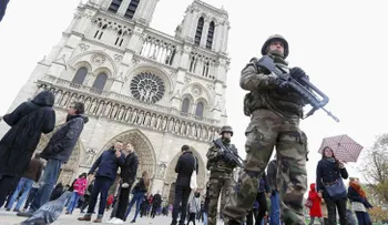 Hallan un pasaporte egipcio entre las pertenencias de uno de los terroristas que se inmoló en París