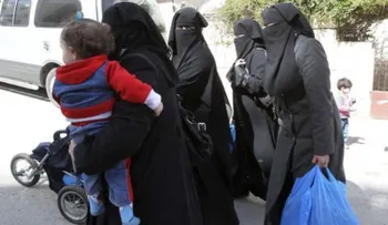Aumentan matrimonios de menores entre desplazados de Mosul por falta recursos