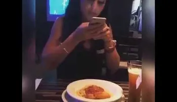 Así se arruina una foto perfecta de comida en Instagram