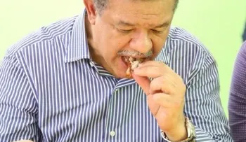 Leonel inicia su campaña proselitista en Santo Domingo Norte