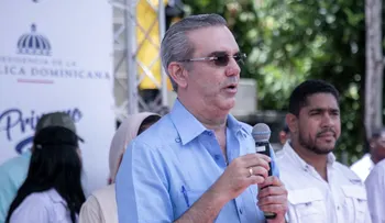Presidente Abinader supervisa Jornada "Primero Tú" y entrega 1,300 nuevas tarjetas Supérate en Peralvillo, Monte Plata