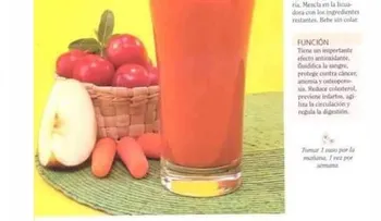 Un excelente jugo de tomate, zanahoria y manzana