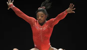 Simone Biles logra en el salto su tercer oro