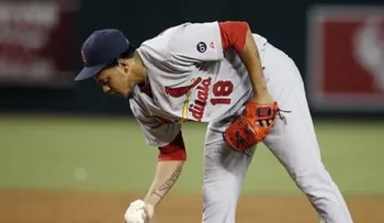 Cardenales posponen apertura de Carlos Martínez por lesión