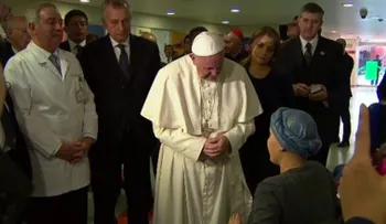 Papa recibe su particular regalo de San Valentín