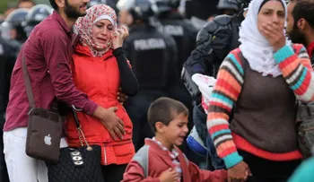 Magnate egipcio dice que ya encontró la isla que comprará para los refugiados