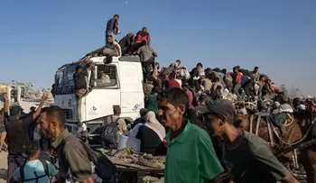 Veinte muertos tras volcar camión con ayuda humanitaria en la Franja de Gaza