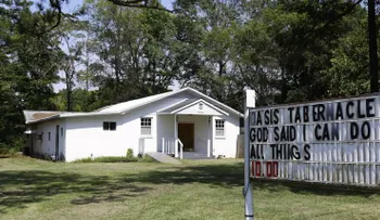 Tiroteo en iglesia de Alabama deja 3 heridos; 1 detenido