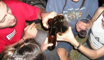 Alcohol en exceso en la adolescencia puede afectar futuras generaciones