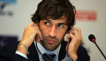 La exestrella del Real Madrid Raúl González anuncia su retirada