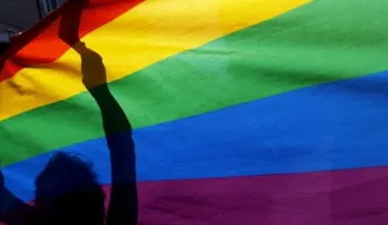 Nueva ley en EEUU prohíbe la "terapia de conversión" sobre identidad sexual 
