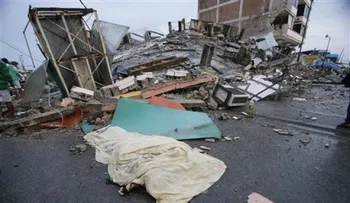 Suben a 233 los muertos por terremoto en Ecuador