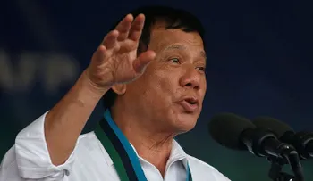 El presidente de Filipinas admite que "tiró a criminales desde un helicóptero" y haría lo mismo con funcionarios corruptos