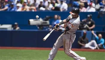 Jimmy Paredes batea jonrón y Orioles vencen a Rangers 
