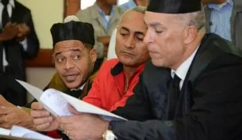 Abogados de regidor defienden decisión de jueza