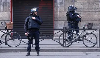 Hieren a hombre que atacó soldados cerca del Museo del Louvre 