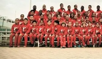 Marlins del Club Arroyo Hondo campeones del XXVII Invitacional de Natación de las Pirañas de Amaprosan