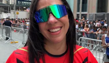 Arlette Bonelly celebra su participación en la Parada Dominicana de Manhattan 2026