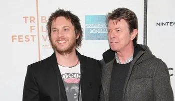 El hijo de David Bowie comparte una conmovedora carta sobre la muerte del artista