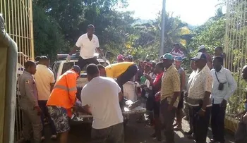 Mueren tres personas al chocar motor en que iban con una patana