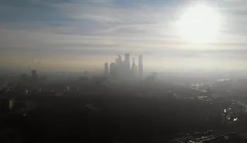 Una niebla misteriosa con olor a azufre cubre Moscú  