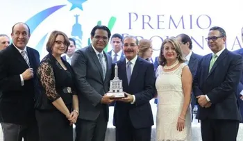 Danilo Medina encabeza acto de entrega Premio a la Calidad de instituciones públicas de Santiago