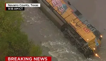 Fuertes lluvias inundan vastas zonas de Texas y los remanentes de Patricia podrían complicar la situación