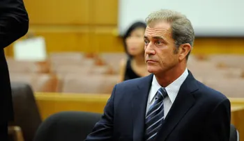 Mel Gibson revela que varios famosos consumen sangre de bebé para tener éxito
