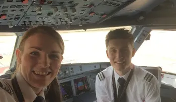 Esta piloto tiene 26 años y su copiloto tiene 19: ¿viajarías en un avión volado por ellos?