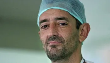 El doctor Cavadas reconstruye una separación de columna vertebral y pelvis a un tetrapléjico