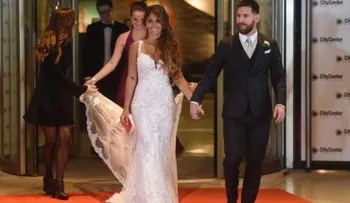 Este es el "miserable regalo" que recibió Messi de los invitados a su boda