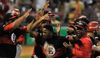 El Escogido coloca al Licey cerca de la muerte 