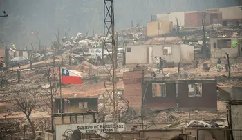Al menos 11 muertos y cientos de miles de hectáreas destruidas por incendios en Chile