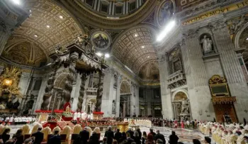 El papa lamenta en mensaje de Navidad que las tragedias "se pasen por alto"